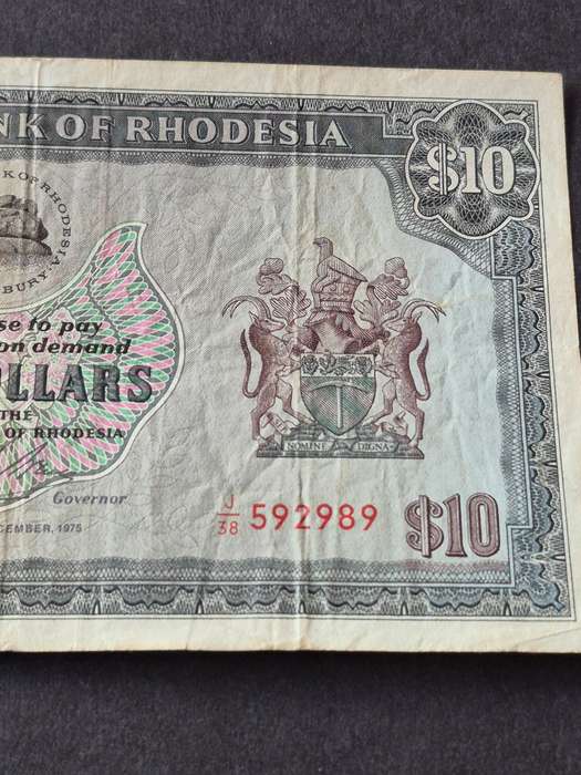 Reserve Bank of Rhodesia Ten Dollar Rhodes Watermark Salisbury 3 December 1975 (nice condition)