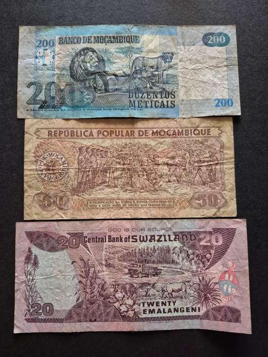 3 x Mozambique Notes, 200 Meticais, 50 and 20 Meticais
