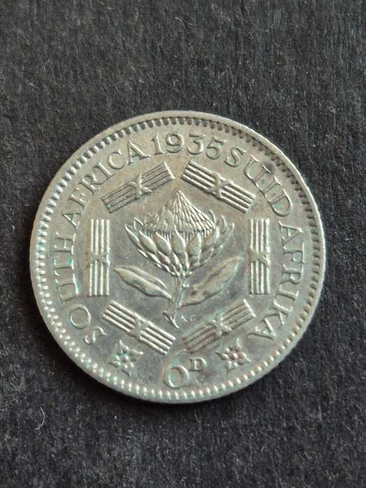 Union Sixpence 1935 (nice condition)