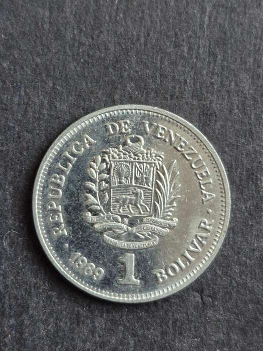 Venezuela 1989 One Bolivar Coin (excellent condition)