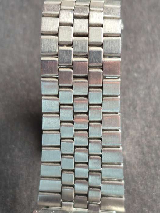 Vintage Seiko Quartz Water Resistant no. 511074 (untested) sold as is