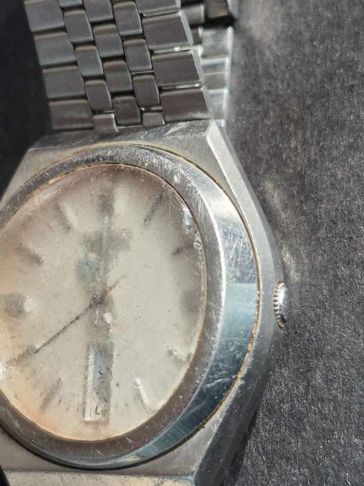 Vintage Seiko Quartz Water Resistant no. 511074 (untested) sold as is