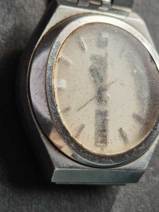Vintage Seiko Quartz Water Resistant no. 511074 (untested) sold as is
