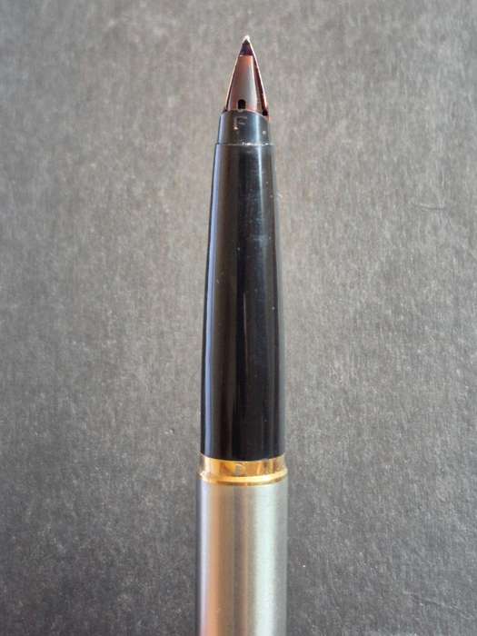 Vintage Two Toned Parker Fountain Pen (excellent condition)