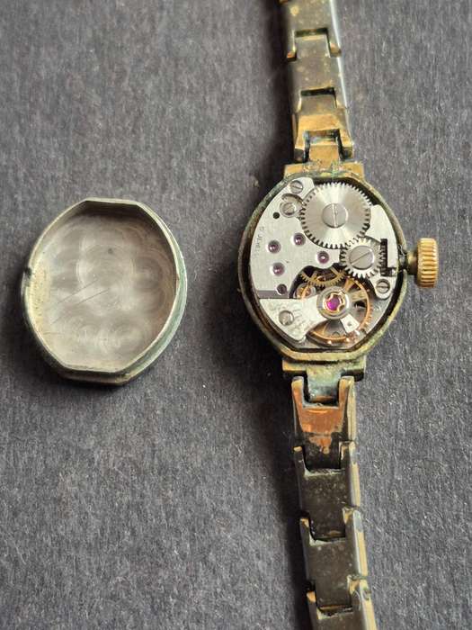 Vintage Ladies 17 Jewels Ladies Wrist Watch Hirschson Bros (not working)