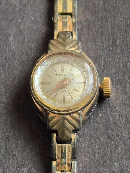 Vintage Ladies 17 Jewels Ladies Wrist Watch Hirschson Bros (not working)