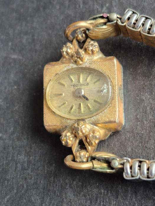 Vintage Ladies Technos 17 Jewels Mechanical Wrist Watch (not working)
