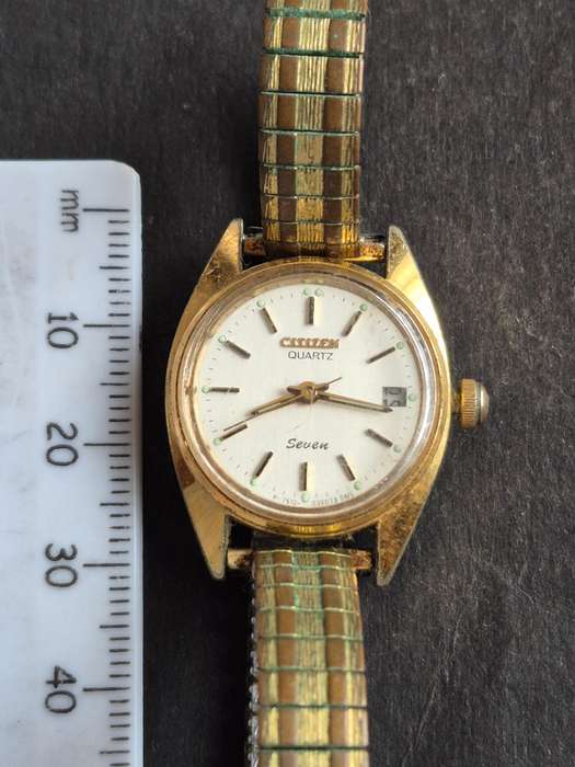 Vintage Ladies Citizen Quartz (back missing) not tested