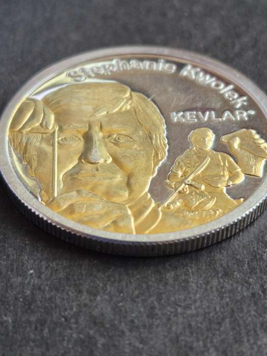 Dupont 200 Anniversary One Ounce Silver Medallion 1802-2002 (rare)