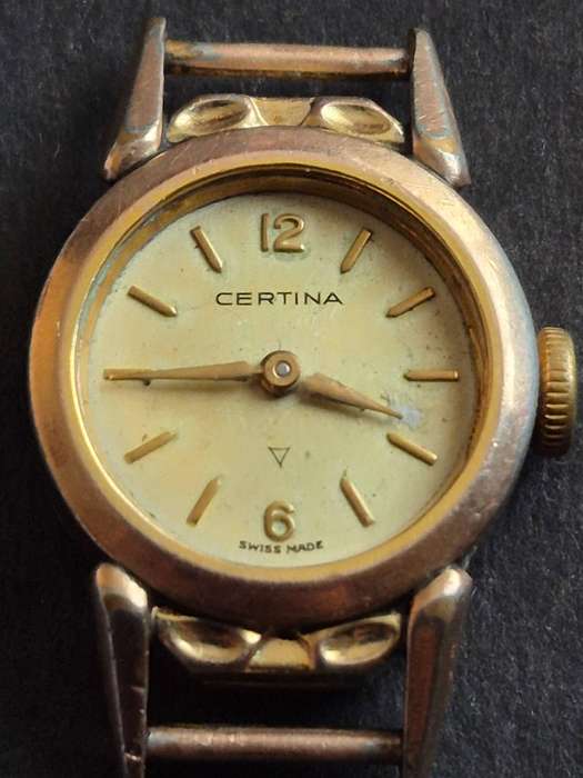 Vintage Ladies Certina 230 Gold Plated Mechanical Wrist Watch 15 Jewels- runs- needs to be serviced
