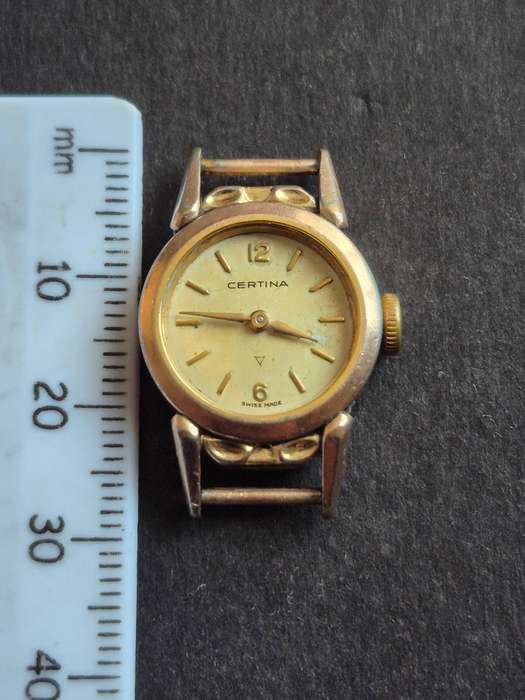 Vintage Ladies Certina 230 Gold Plated Mechanical Wrist Watch 15 Jewels- runs- needs to be serviced