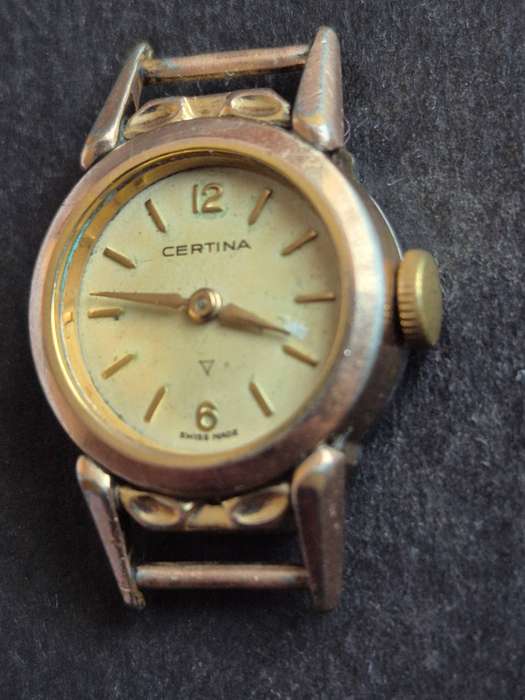 Vintage Ladies Certina 230 Gold Plated Mechanical Wrist Watch 15 Jewels- runs- needs to be serviced