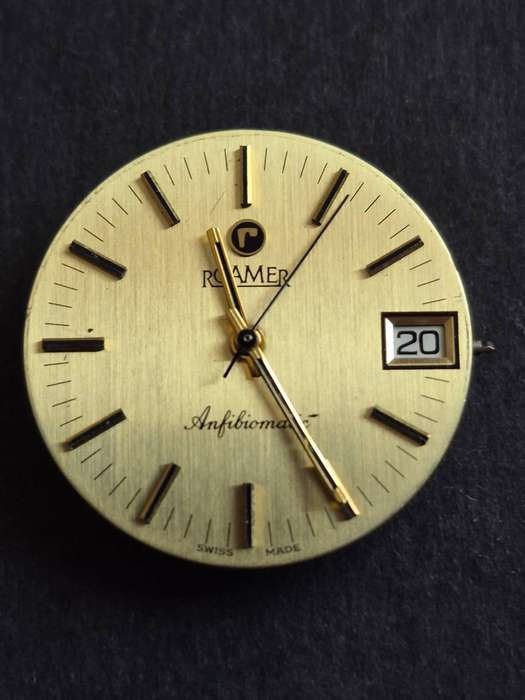 Vintage Roamer 17 Jewels Movement-winder loose - not working