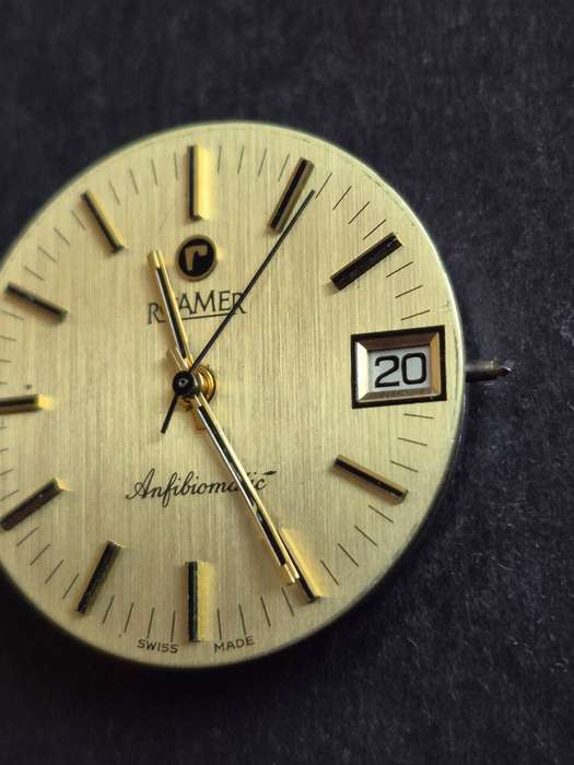 Vintage Roamer 17 Jewels Movement-winder loose - not working