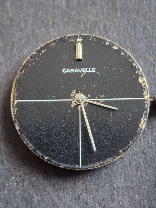 Vintage Caravell 17 Jewels Mechanical Movement with glass - not working