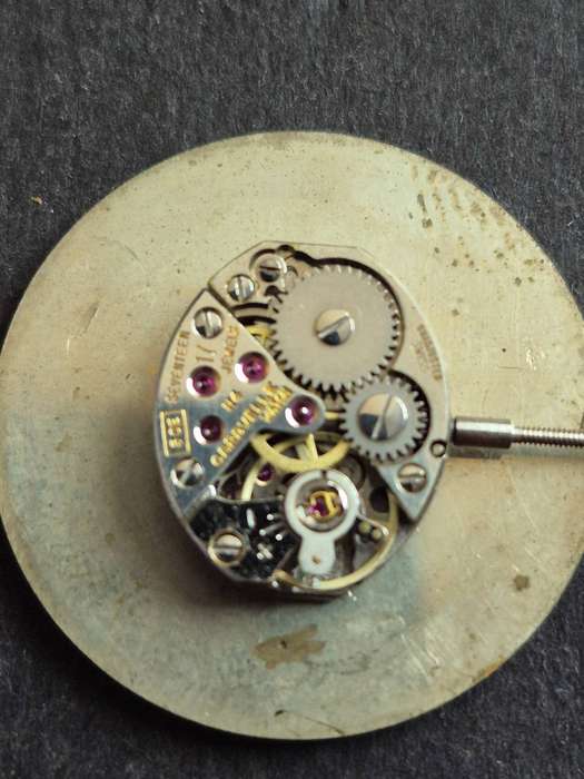 Vintage Caravell 17 Jewels Mechanical Movement with glass - not working