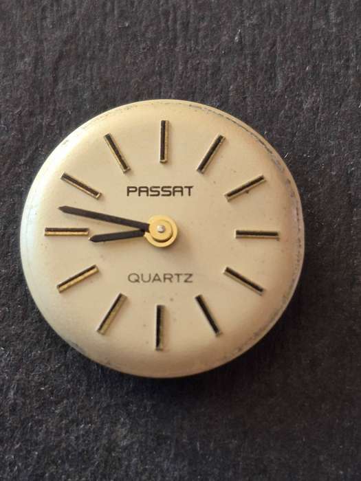 Vintage Passat Quartz Ladies Watch Movement with Glass - not working
