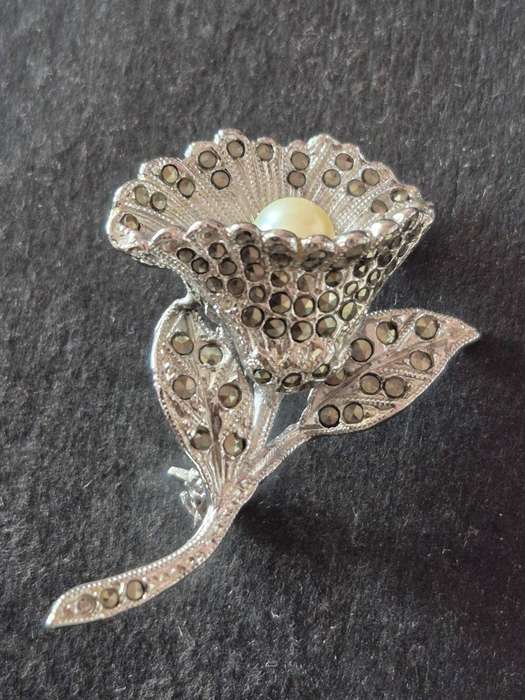 Vintage Marcasite Stimulated Pearl Brooch - silver toned