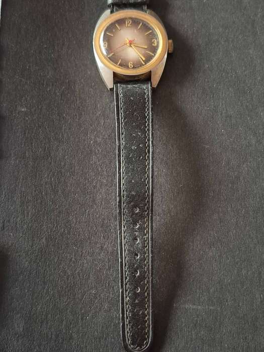 Vintage Men's Roma Super Deluxe 17 Jewels Waterproof Antimagnetic Watch - not working