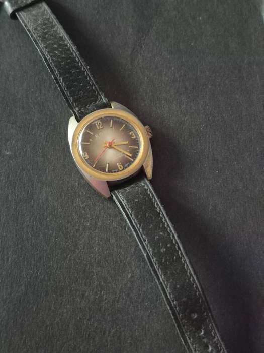 Vintage Men's Roma Super Deluxe 17 Jewels Waterproof Antimagnetic Watch - not working