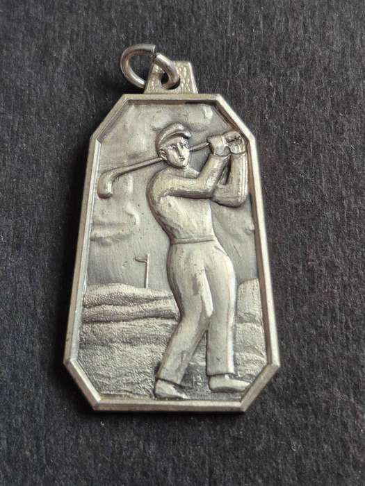 Hallmark Silver Golf Pendant 7.9g - excellent condition