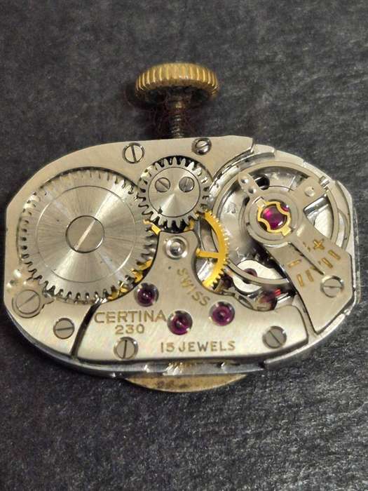 Vintage Ladies Certina 230 Gold Plated Mechanical Wrist Watch 15 Jewels- runs- needs to be serviced