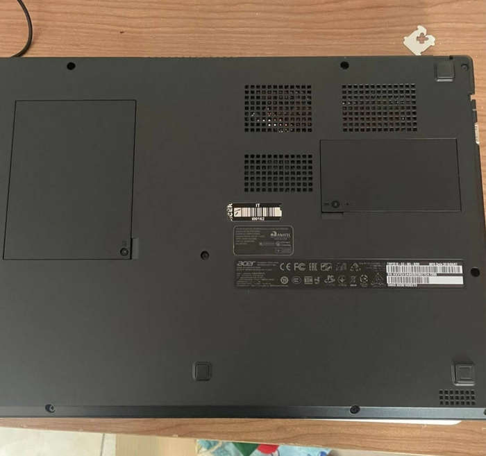 Acer TravelMate TMP2510, healthy battery with Windows 11 pro, core i7 and 1TB HDD
