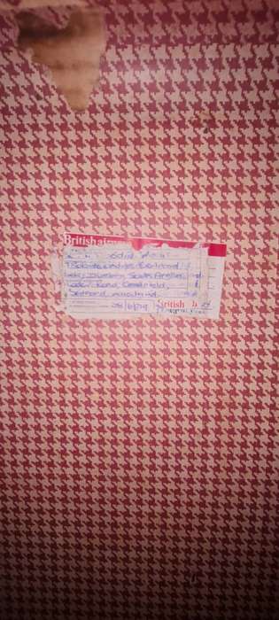Large vintage suitcase/ travel trunk   QC4457