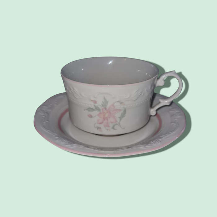 Huguenot Trio Cups and Saucers