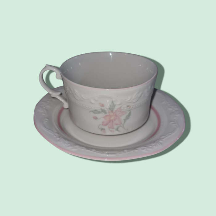Huguenot Trio Cups and Saucers