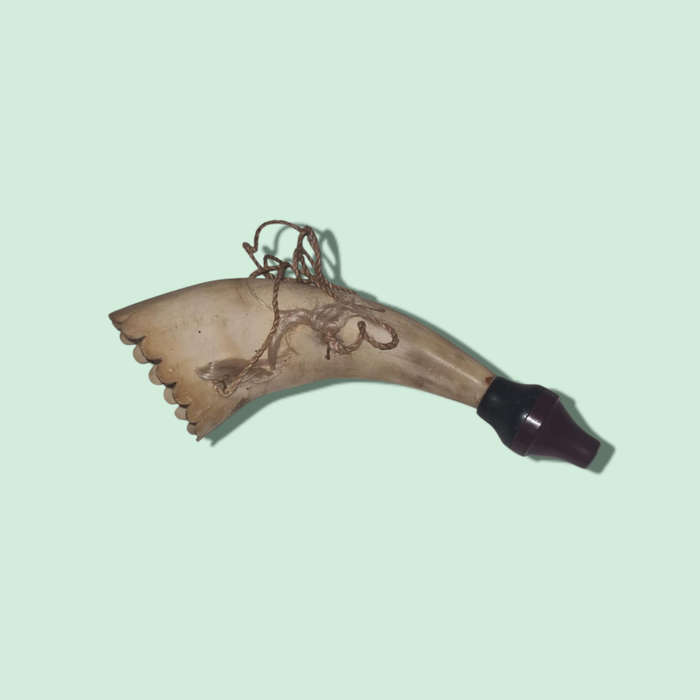 Decorative Powder Horn with Carved Rim 