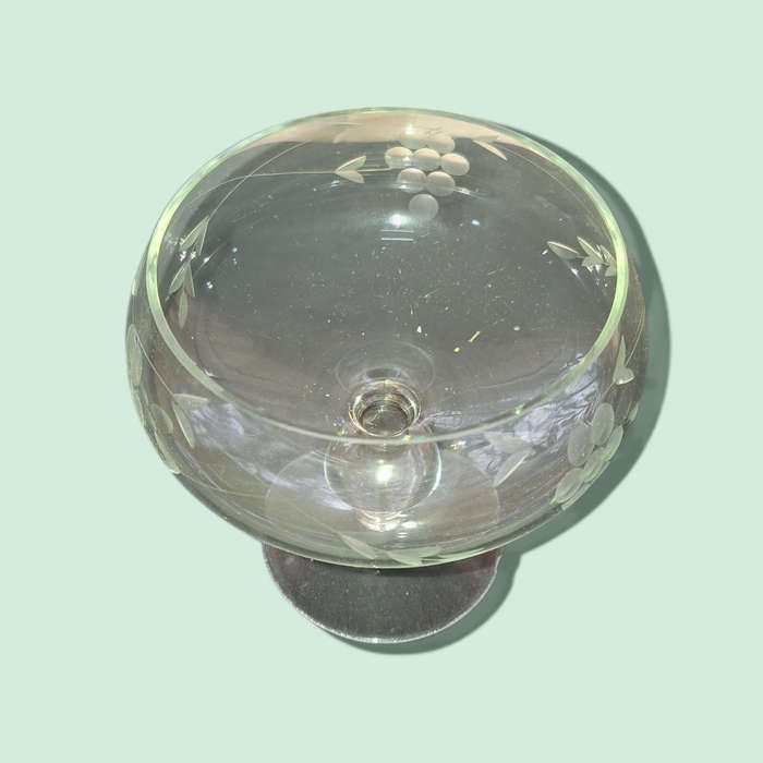 Dessert dish glasses with etched grapes motif