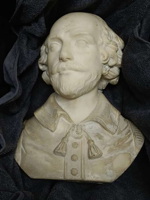ANTIQUE PORTRAIT MARBLE BUST OF WILLIAM SHAKESPEARE