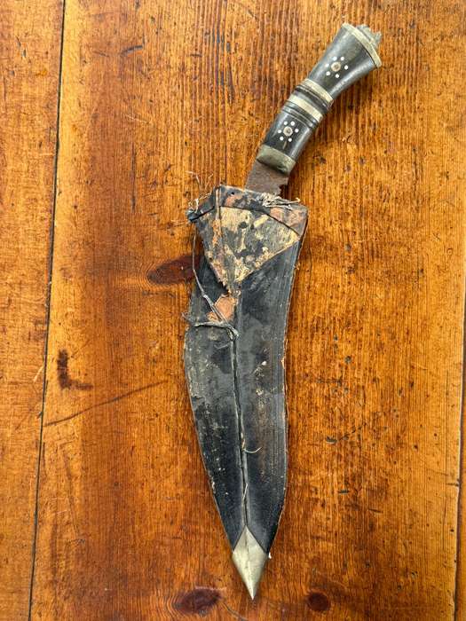 Kukri knife (India). 31cm in length