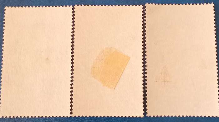 Cayman Islands 1968 QE2 Set of 3 Christmas stamps