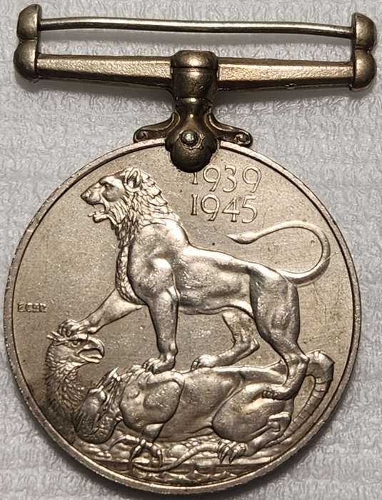 1939-1945 WWII MEDAL -C.P Vickham - 29.93G