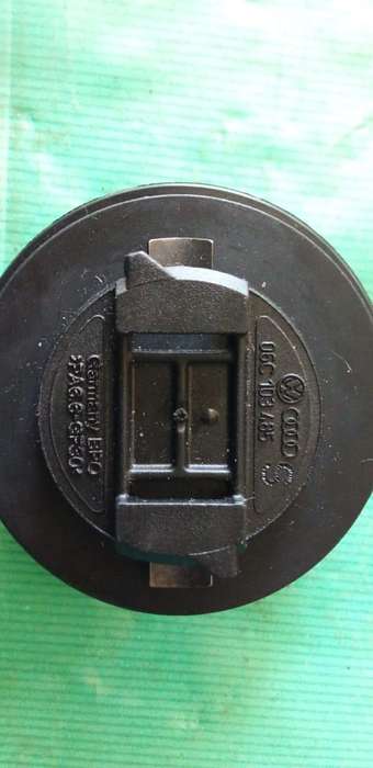 VW.AUDI TDI NEW OIL GENUINE FILLER CAP.