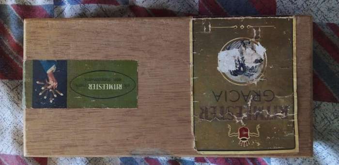 OLD RITMEESTER WOODEN CIGAR BOX AS PER IMAGE.