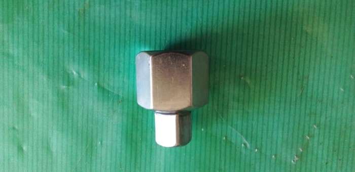 HALF INCH TO QUARTER INCH SOCKET REDUCER
