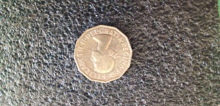 GREAT BRITAIN 1956 3 PENCE COIN.