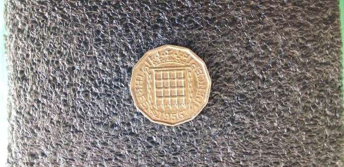 GREAT BRITAIN 1956 3 PENCE COIN.