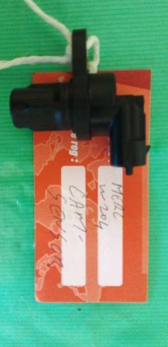 MERCEDES C200  W204  CAMSHAFT SENSOR.