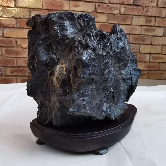 Antique Natural stone ornaments with a rosewood base(MINGUO)