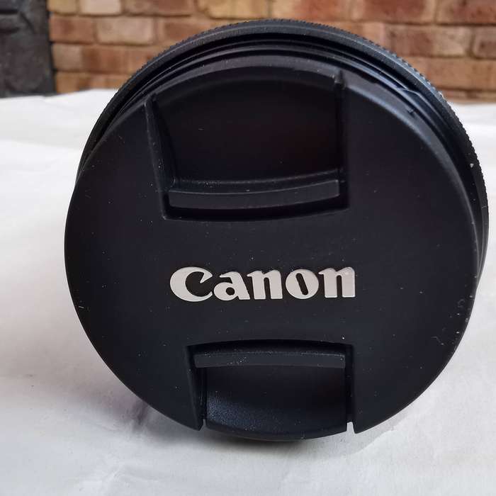 Canon Camera Lens MACRO 1.0m/3.3ft  55-200mm BRAND NEW
