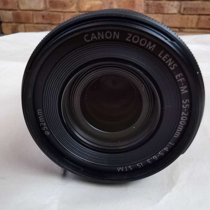 Canon Camera Lens MACRO 1.0m/3.3ft  55-200mm BRAND NEW