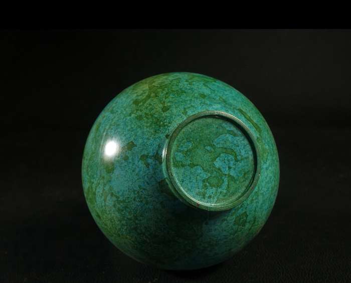 SOLID BRONZE ANTIQUE CHINESE VASE