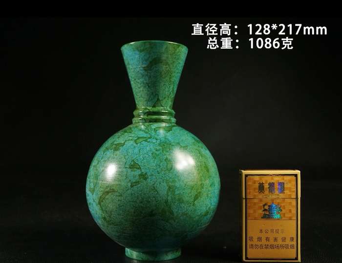 SOLID BRONZE ANTIQUE CHINESE VASE