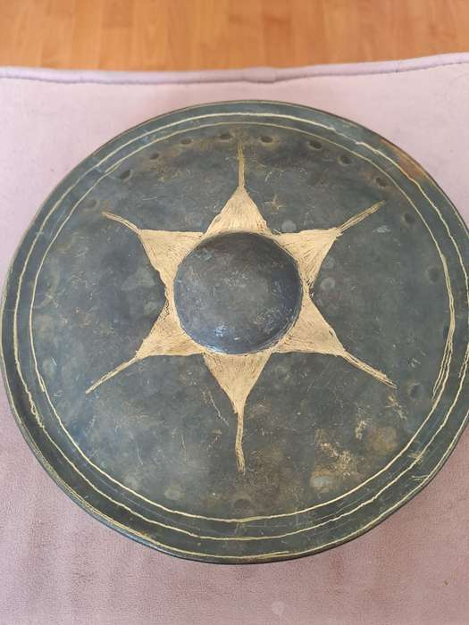 Thai Gong, made in Thailand 2004, 21x21x3cm
