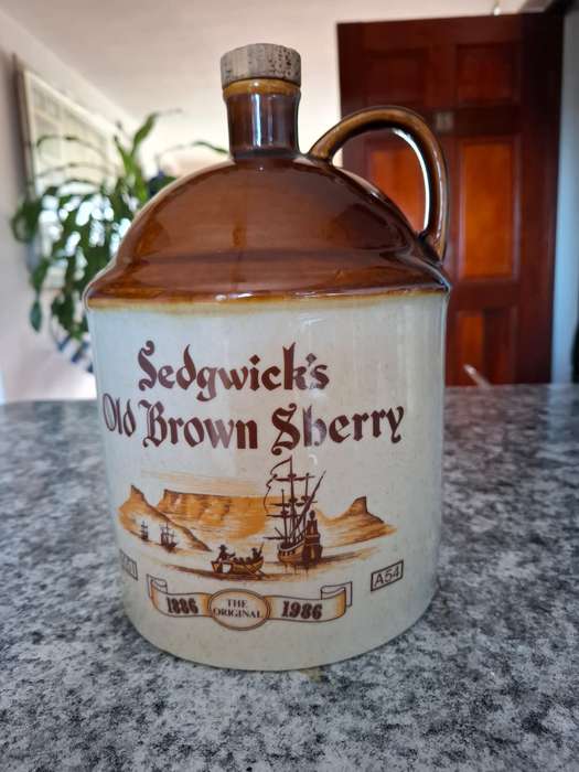 Sedgewick OB Sherry, 4.5 Litre, 100-year celebration ceramic container