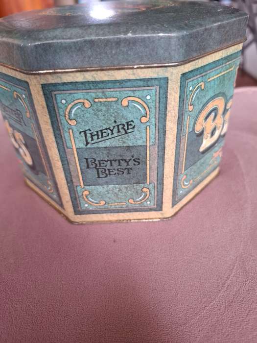 Betty Butter Biscuit Tin, octagon shape